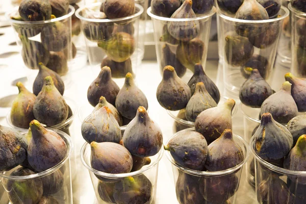 Figs put into vessels — Stock Photo, Image