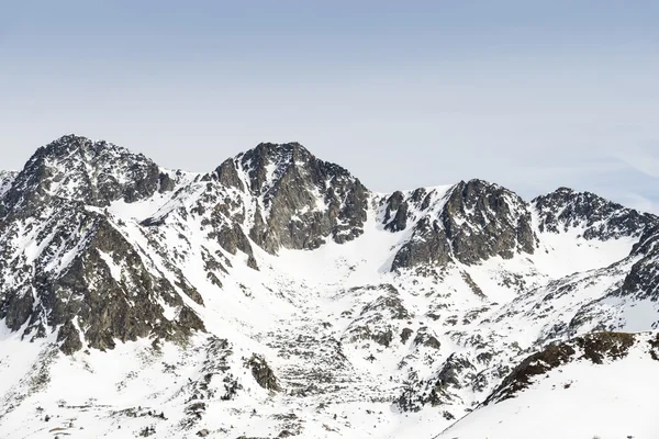 Montañas nevadas —  Fotos de Stock