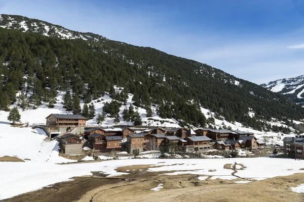 Besneeuwde bergen — Stockfoto