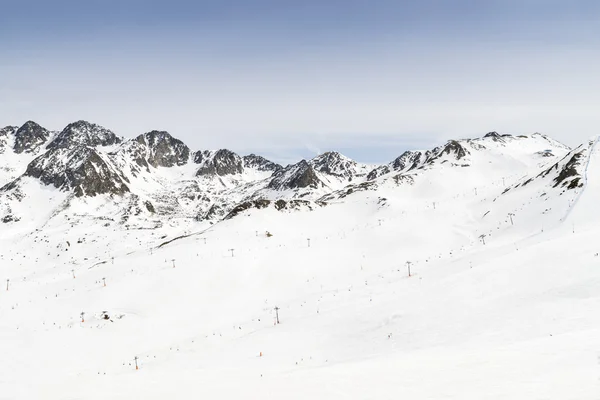 Schneebedeckte Berge — Stockfoto