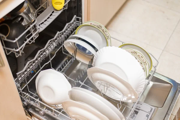 Dishwasher full of dishes — Stock Photo, Image