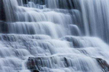 Agate Şelaleleri 'nin manzarası hareket bulanıklığı, Ottawa Ulusal Ormanı, Michigan' ın Yukarı Yarımadası, ABD 