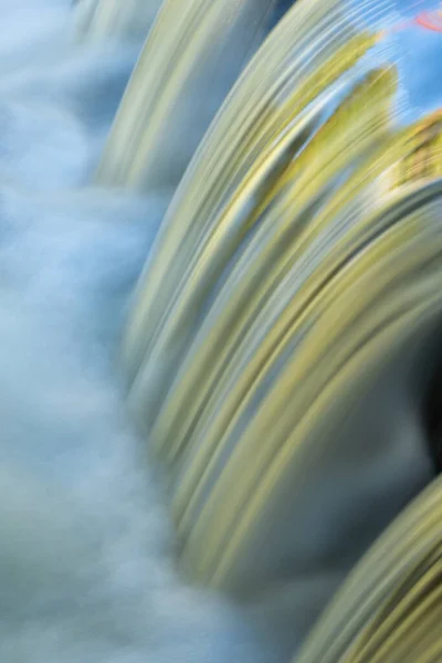 Landscape Bond Falls Cascade Captured Motion Blur Illuminated Reflected Color — Stock Photo, Image