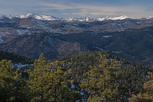 ロストガルフ展望台 フラグスタッフ山 ボルダー コロラド州 米国からロッキー山脈のフロントレンジの日の出の冬の風景 — ストック写真