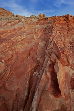 Güneş doğduktan kısa bir süre sonra Rocky Çölü manzarası, Valley of Fire State Park, Nevada, ABD