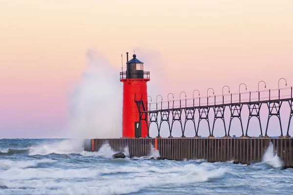 Summer Landscape Dawn South Haven Michigan Lighthouse Catwalk Pier Splashing — Stock Photo, Image