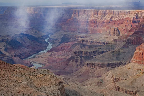 Τοπίο Των Νεφών Μέσα Και Πάνω Από Grand Canyon Lipan — Φωτογραφία Αρχείου