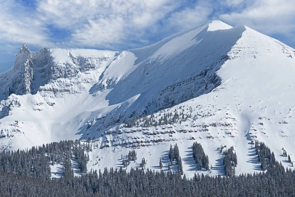 Vinterlandskap Snö Flockas Får Mountain Med Vackra Moln Ovan San — Stockfoto