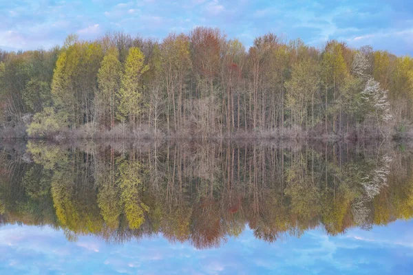 Paysage Printanier Aube Littoral Des Lacs Twin Avec Des Reflets — Photo