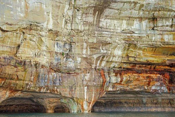 Abstrakte Landschaft Einer Mineralgefärbten Klippe Entlang Der Erodierten Sandsteinküste Des — Stockfoto