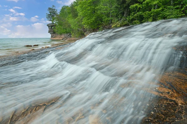 Spring Landscape Chapel Beach Waterfall Rock Lake Superior Pictured Rocks — Stock Photo, Image