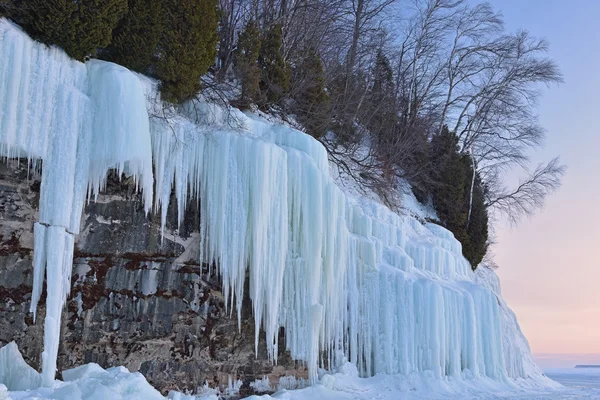 Grotte di ghiaccio di Grand Island all'alba — Foto Stock