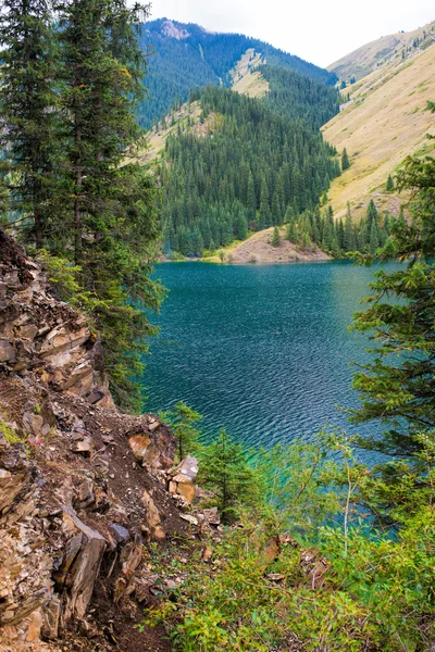 Mountain lake in Kazakhstan — Stock Photo, Image