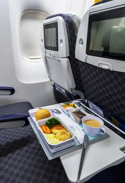 Tray of food on the airplane — Stock Photo, Image