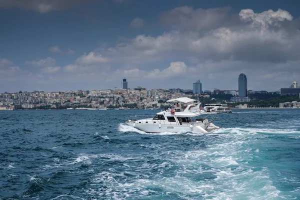 Vista para a baía em Istambul — Fotografia de Stock
