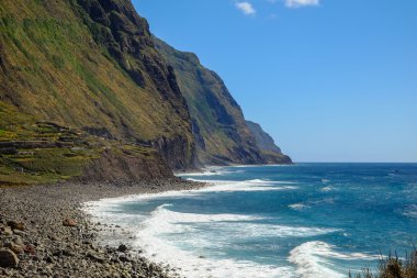 Madeira Adası, Portekiz. Dağ manzarası