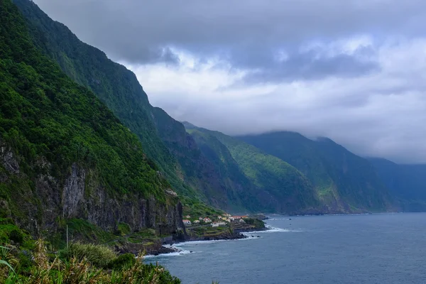 Bergen på ön Madeira, Portugal — Stockfoto