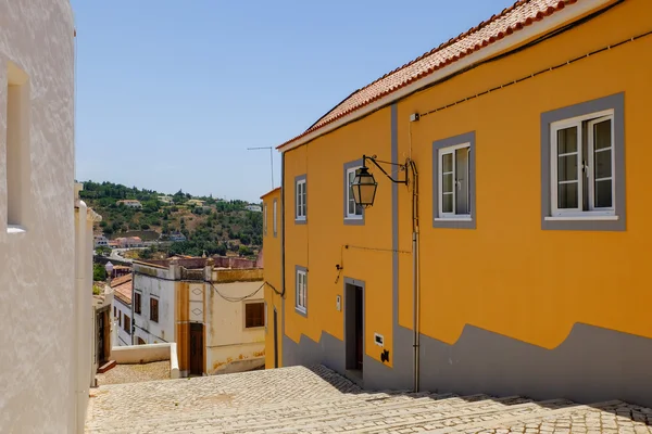Exterior dos edifícios históricos em Silves, Portugal . — Fotografia de Stock