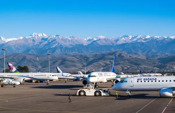 Aeroporto em Almaty, Cazaquistão — Fotografia de Stock