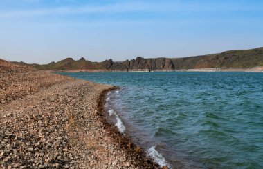 Deniz kıyısının güzel manzarası