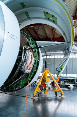 Jet motorlu uçaklar bakım dönemi kontrolü, havacılık endüstriyel hizmetleri için açıldı