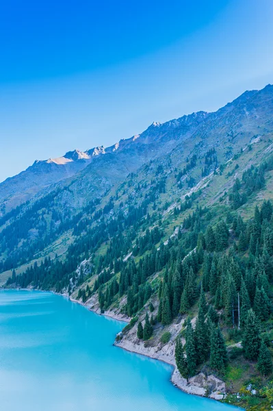 Grande lago almaty — Fotografia de Stock