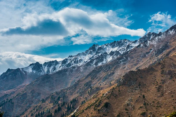 dağlar görünümü