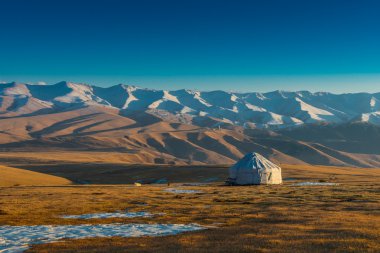 İpek yolu, yurt