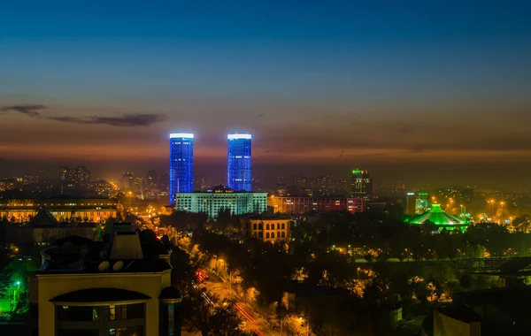 Nattstad Almaty — Stockfoto