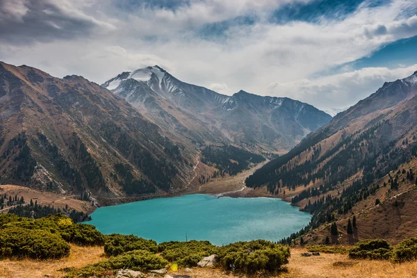 카자흐스탄에서 알마티 (almaty) 큰 호수 — 스톡 사진