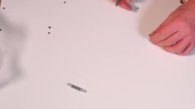 Elle sürüş tahtaya vida 