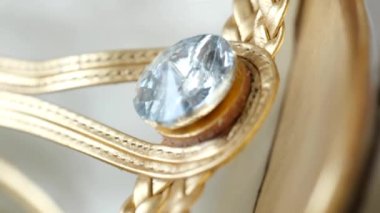 Güzel yüksek topuklu kadın ayakkabısına yaklaş