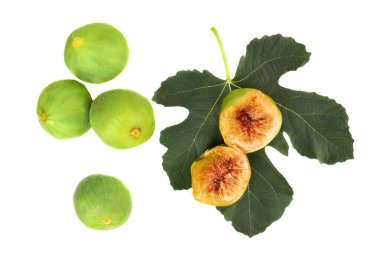 Beyaz arka planda taze incir var. Doğal organik gıda