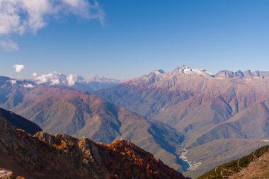 sonbaharın güzel Batı Kafkas Dağları  