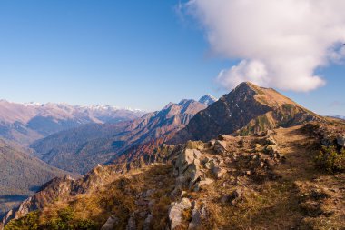 sonbaharın güzel Batı Kafkas Dağları  
