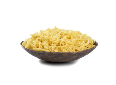 Beyaz Arkaplanda Sade Maggi Eriştesi, Anında Masala Maggisi İzole Edildi 
