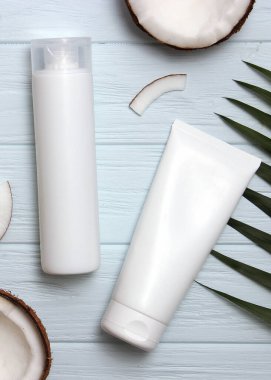 Minimalizm tarzında bir Noel arkaplanı ve metin için bir yeri var. Yüksek kalite fotoğraf. Dikey fotoğraf biçimi