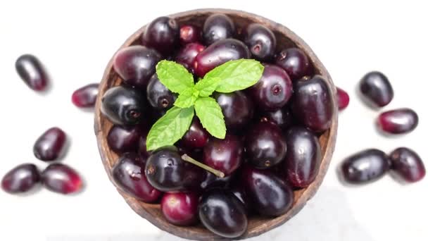 Σκούρα Ροζ Κόκκινα Ώριμα Φρούτα Syzygium Cumini Σκούρο Μαύρο Δαμάσκηνο — Αρχείο Βίντεο