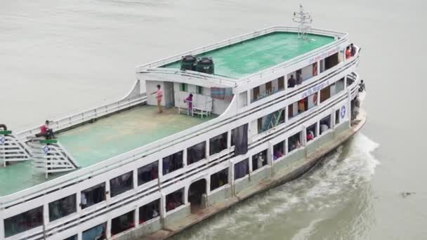 Ein Leerer Start Das Ziel Über Den Fluss Buriganga Dhaka — Stockvideo