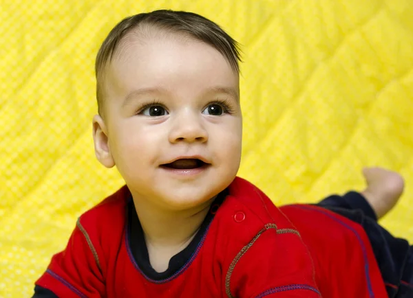 Lindo bebé feliz niño . — Foto de Stock