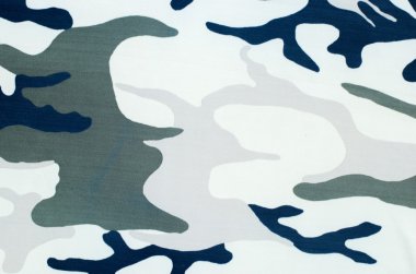 Kamuflaj desen kumaş üzerine.