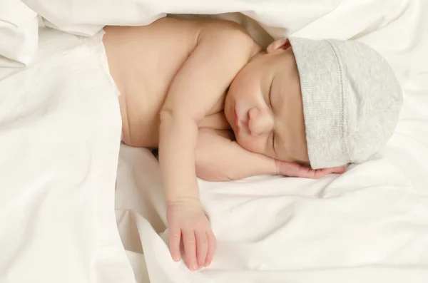 New born baby boy sleeping. — Stock Photo, Image