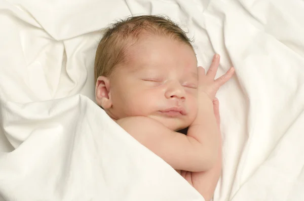 New born baby boy sleeping. — Stock Photo, Image