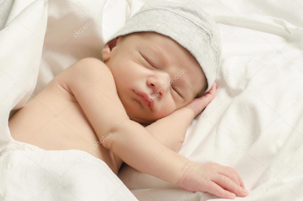 Nouveau Ne Bebe Garcon Dormir Image Libre De Droit Par Luanateutzi C
