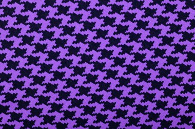 Mor ve siyah houndstooth desen. 