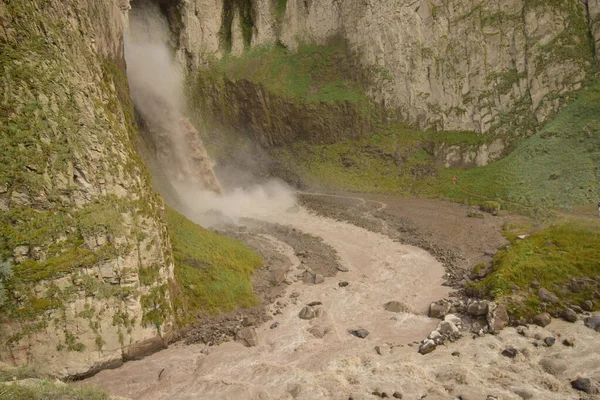 Panorama Cachoeira Montanha Monumento Natural Karakaya Uma Rocha Área Dzhily — Fotografia de Stock