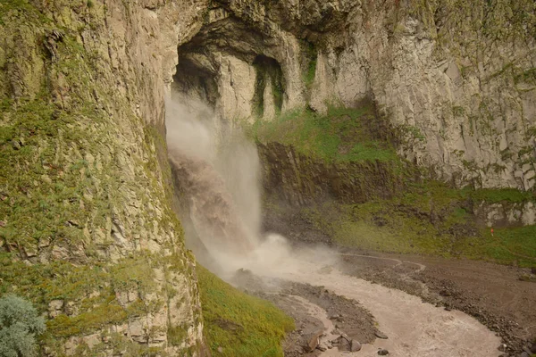 Vista Monumento Natural Cachoeira Montanha Karakaya Uma Rocha Área Dzhily — Fotografia de Stock