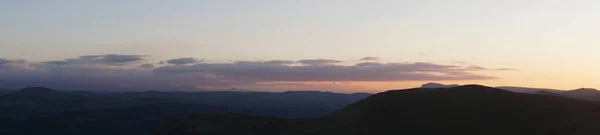 Panorama Grand Angle Des Montagnes Caucase Soir Avec Nuages Gris — Photo