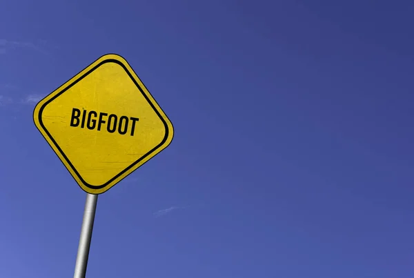 Bigfoot Signe Jaune Avec Fond Bleu Ciel — Photo