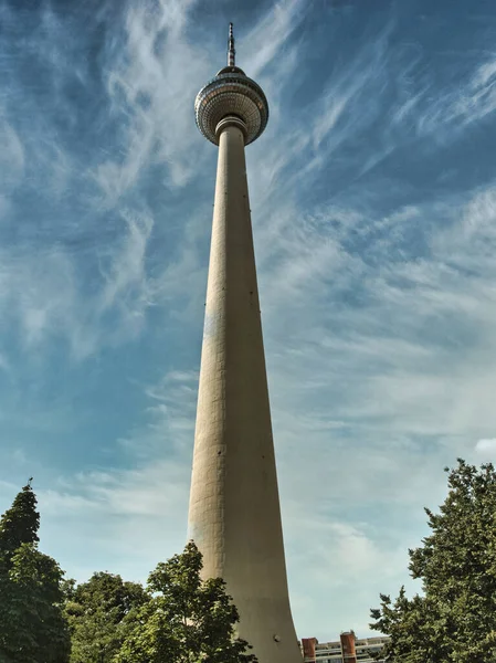 Torre Televisão Berlim Ângulo Baixo Durante Verão Alemanha — Fotografia de Stock